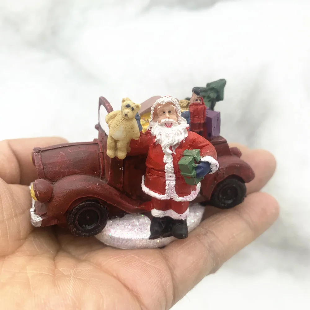 

Миниатюры из смолы для декора