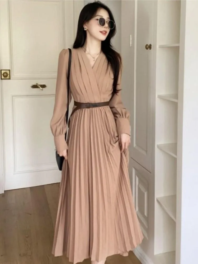

Fashion Lantern Sleeve Evening Party Dress Women Elegant V-neck A-line One Pieces Clothing 2023 Vintage Pleats Lady Maxi Dresses