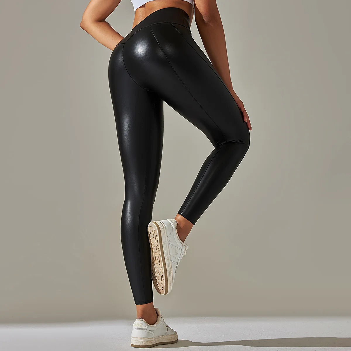 Рисунок 6 - Женские обтягивающие пикантные