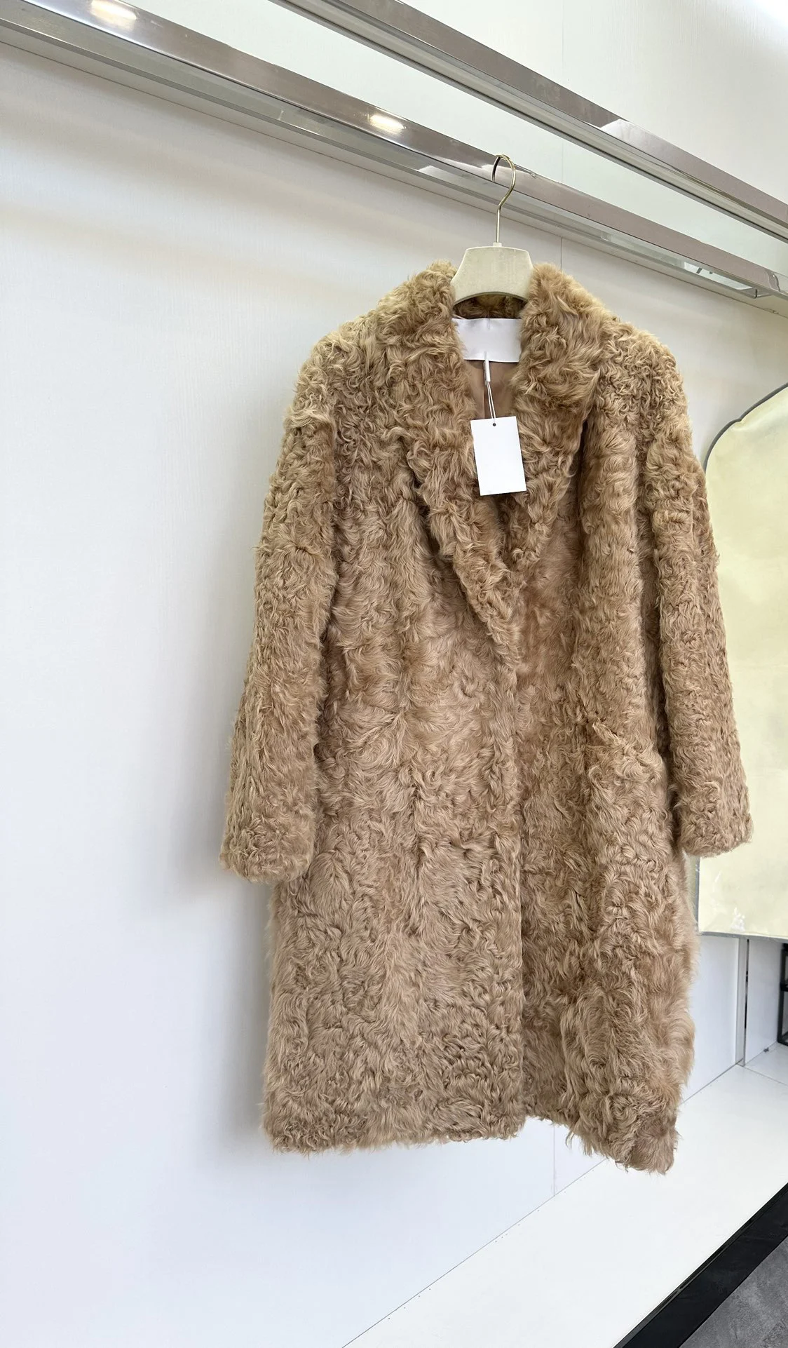 

2023 длинный тренчкот, меховое пальто, версия является атмосферной, но очень изысканной 11,3