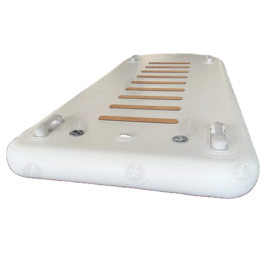 Плавающая надувная док-станция для парусной лодки