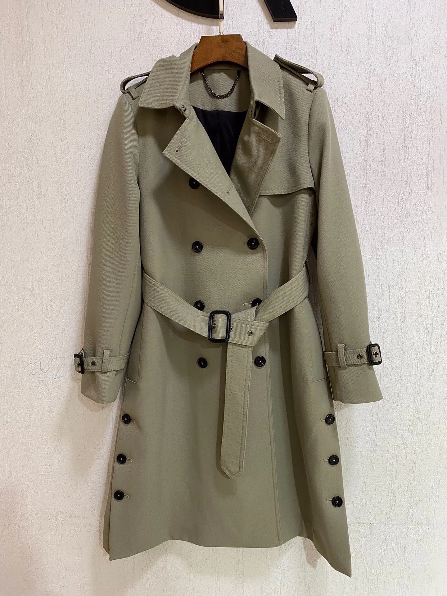 

2022 spring new women's worsted wool horn button windbreaker