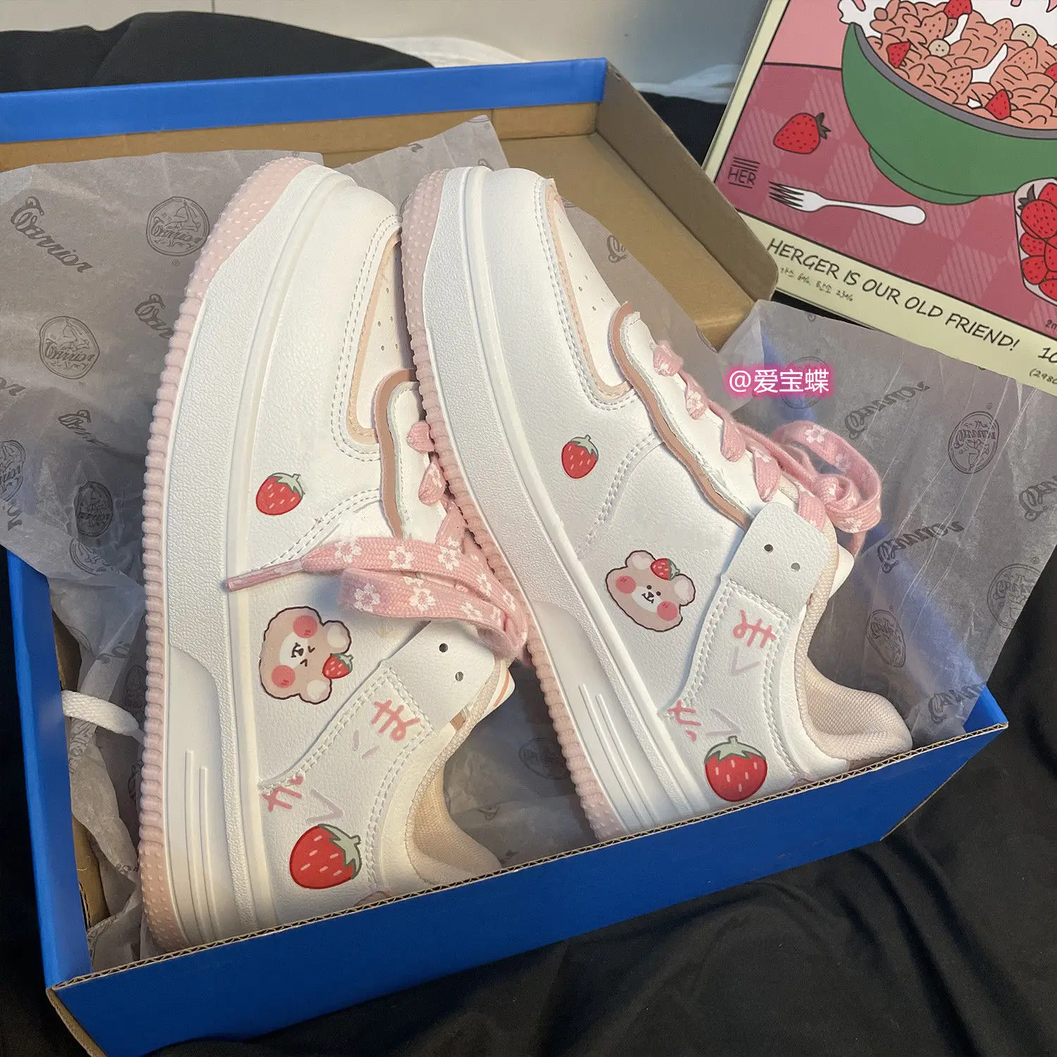 Женские кроссовки QWEEK 2021 спортивная обувь кавайная модная Аниме в стиле