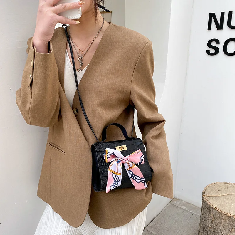 

Crocodile Pattern Silk Scarf Women's Bag 2023 Trend Handbags All-match Fashion Shoulder Bags Crossbody Bag