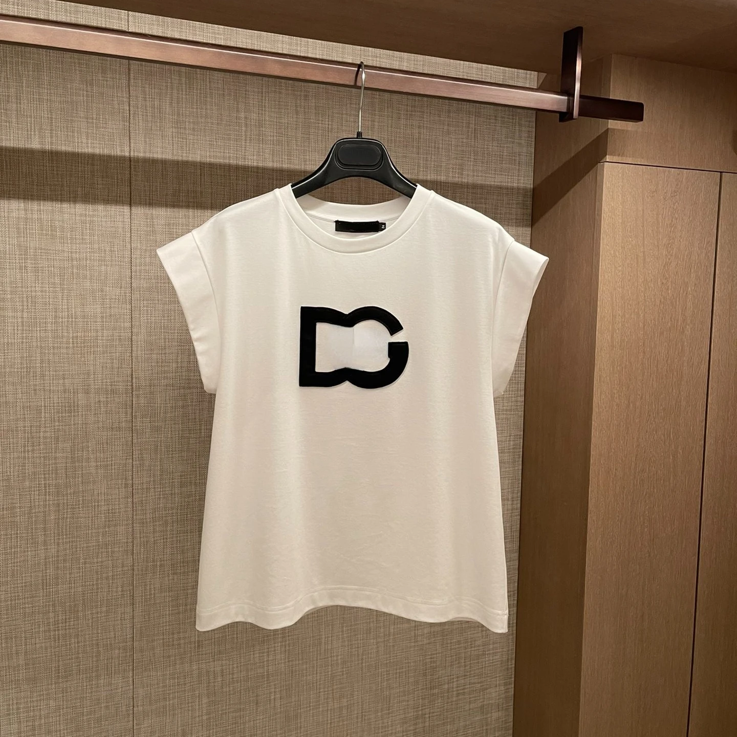 

Top Quality Spring Summer 2022 New Luxury Women's White T-Shirt with Big Logo Lady T-Shirt Top Runaway
