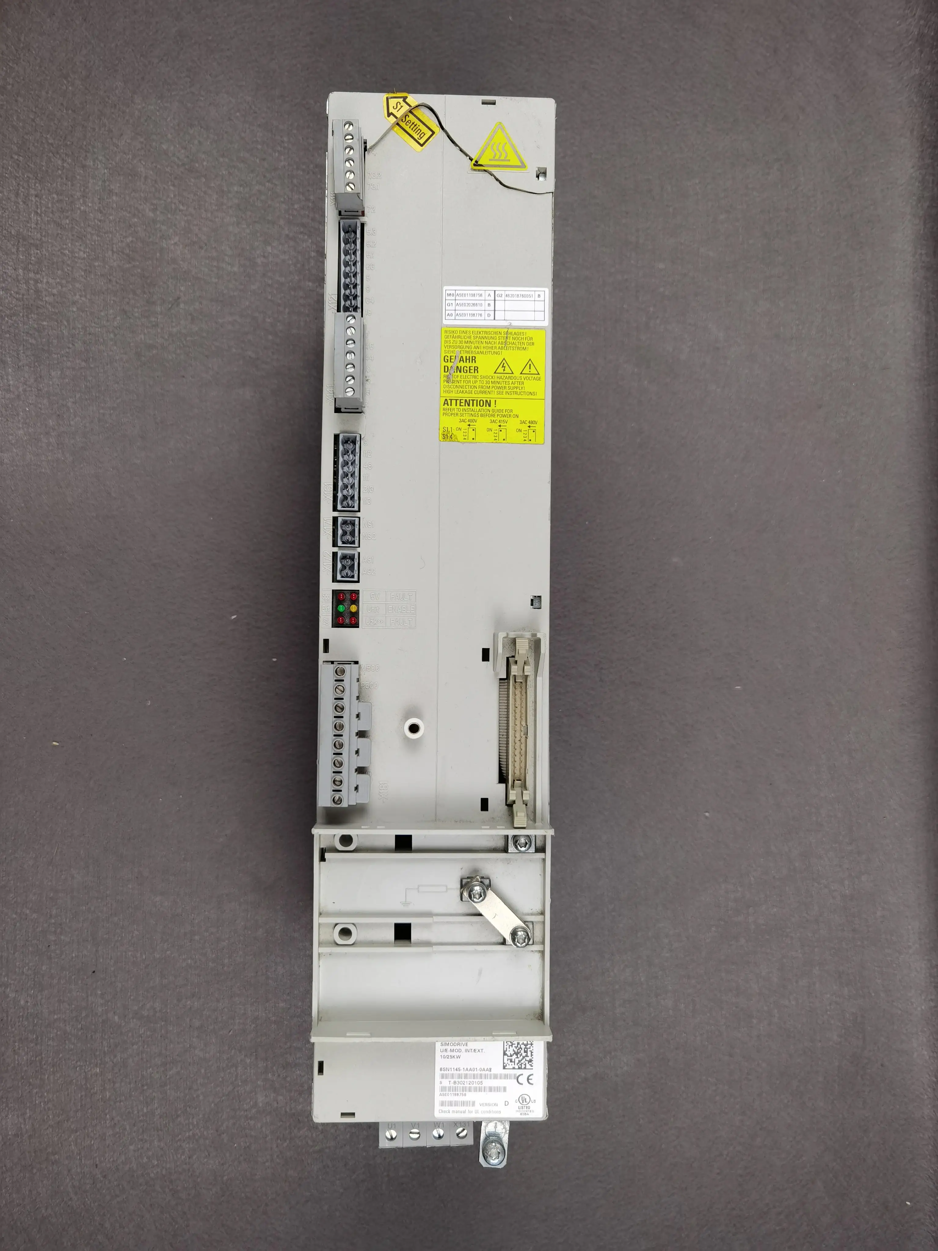 

Б/у блок питания 6SN1145-1AA01-0AA1