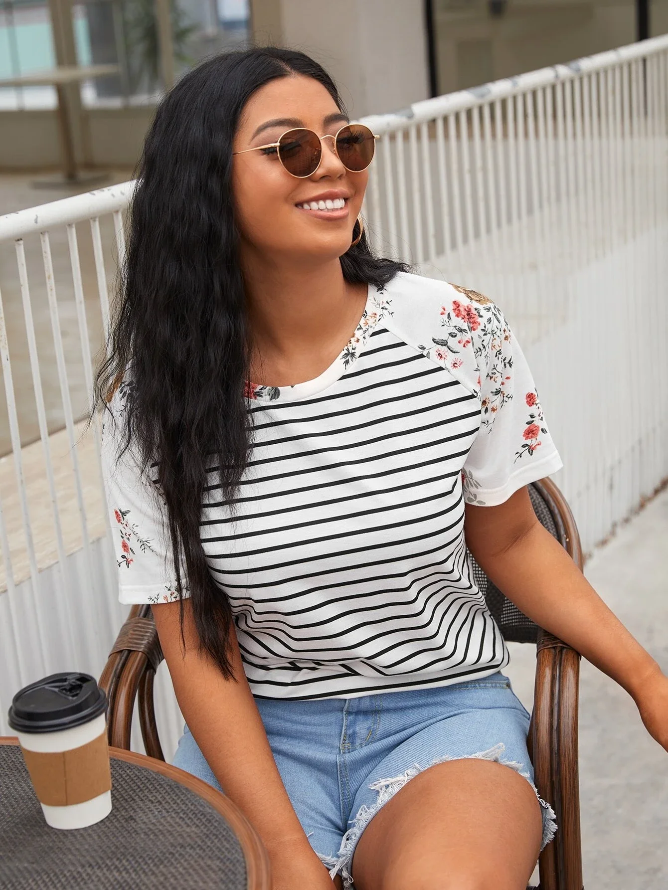 

Plus Floral Raglan Sleeve Striped Tee