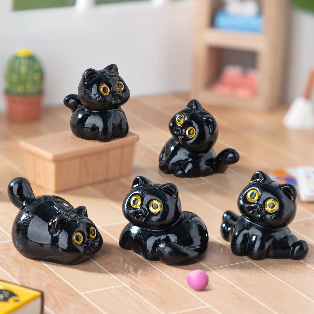 

Миниатюрные фигурки черных кошек из резины