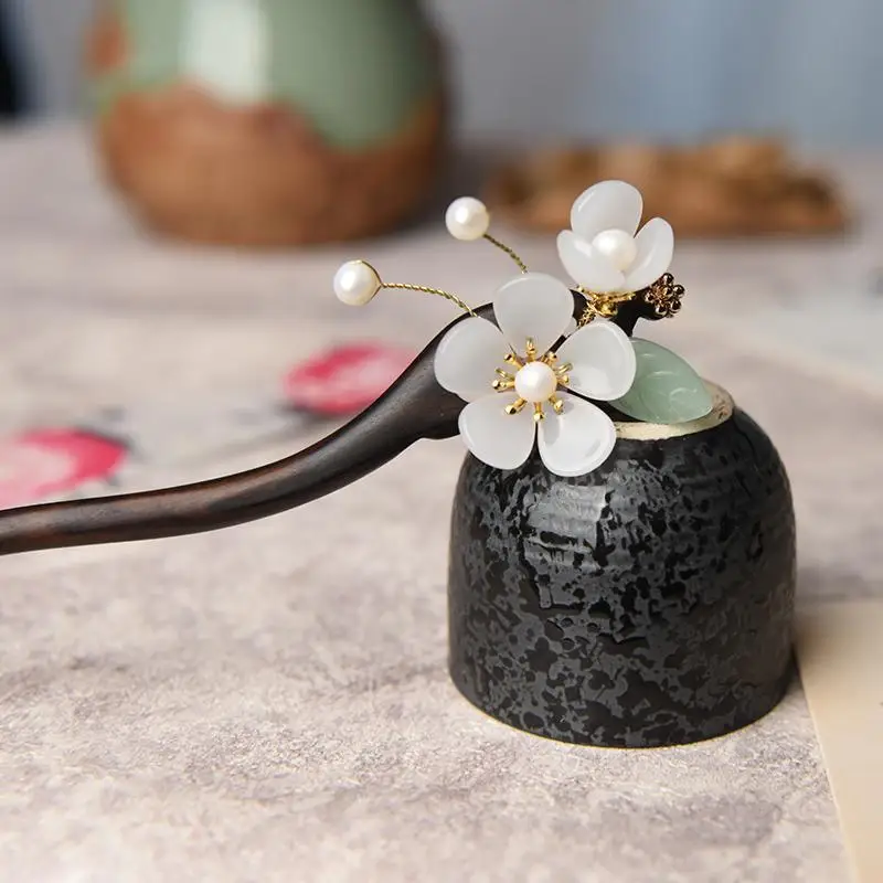 Женская шпилька для волос с длинной кисточкой