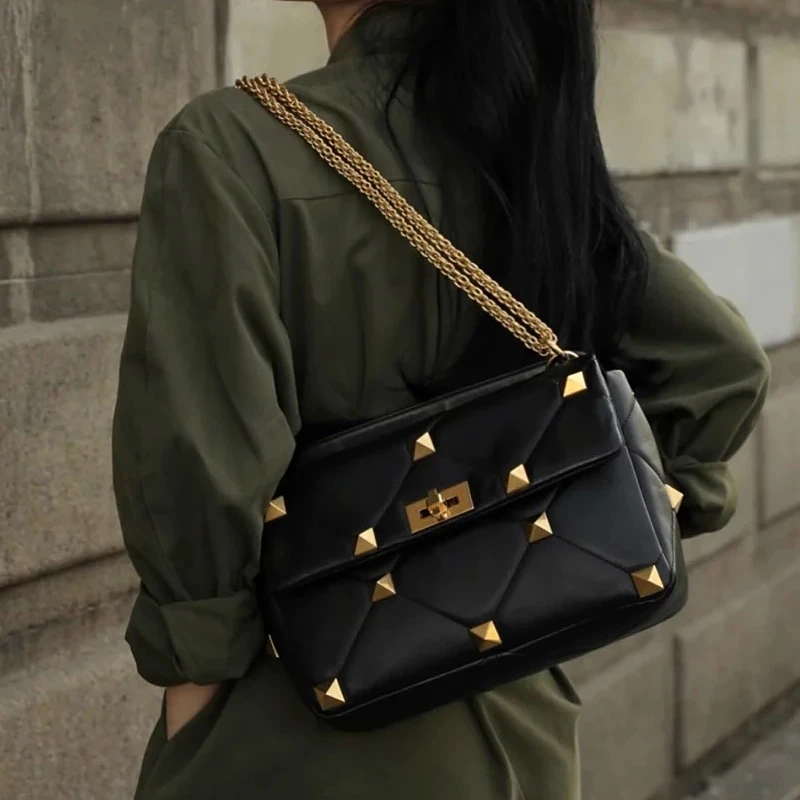 

High Quality Fashion Ladies Bag Top Sheepskin Luxury Brand Design Diamond Rivet Chain Large Capacity One Shoulder Messenger Bag