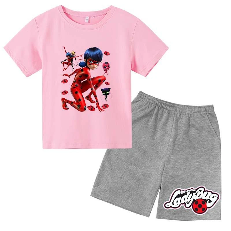 Футболка с коротким рукавом и шорты принтом божьих коровок