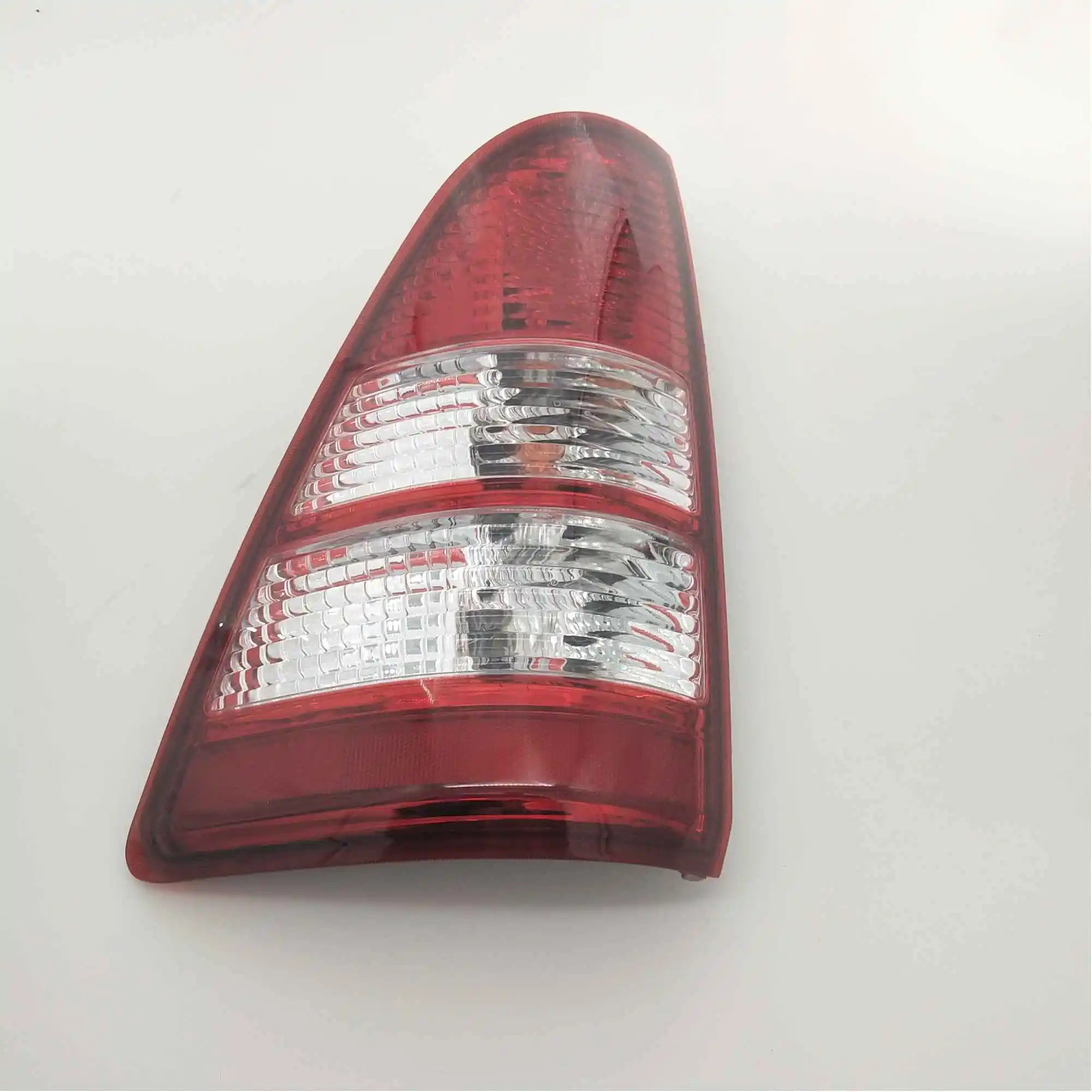 P1372010001A0 комбинисветильник светильник для Foton tunland |