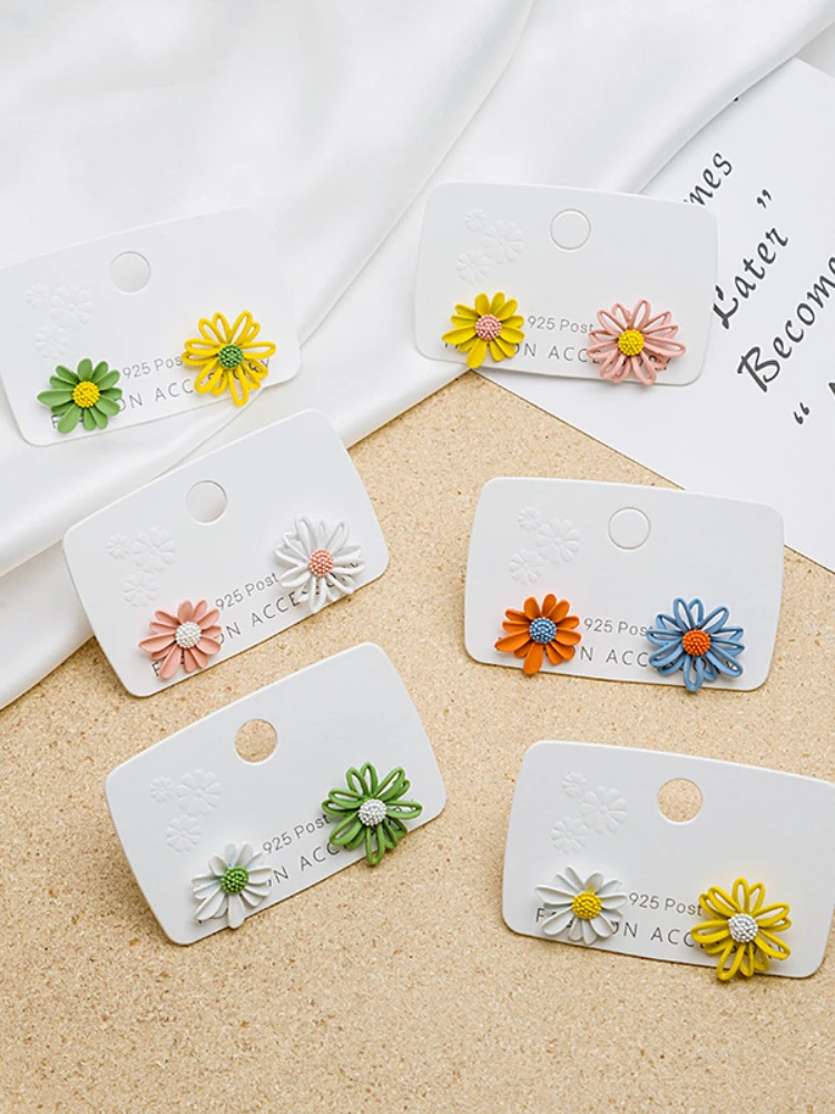 

S925 Silver Needle Stud Earrings Set Red Asymmetric Daisy Shape Fashion Girl Ear Decorative Accessories