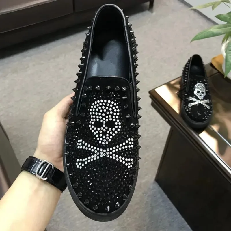 

Luxury Brand Skull Men Loafers Diamond Rhinestones Spikes Men Shoes Rivets Casual Flats Sneakers Designer Shoes High Quality Vip
