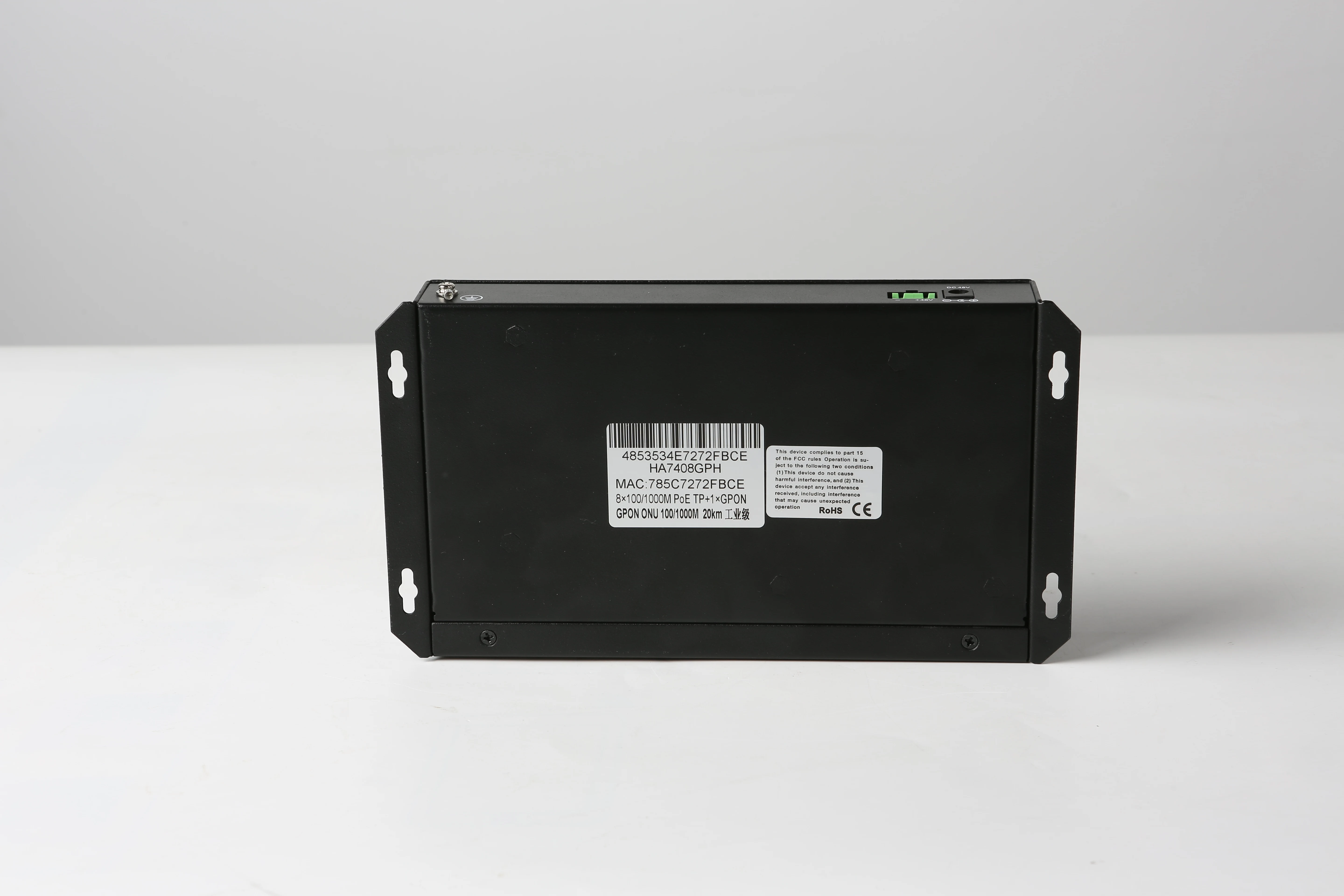Hieo GPON ONU имеет высококачественный настенный металлический корпус с 8 портами gigabit