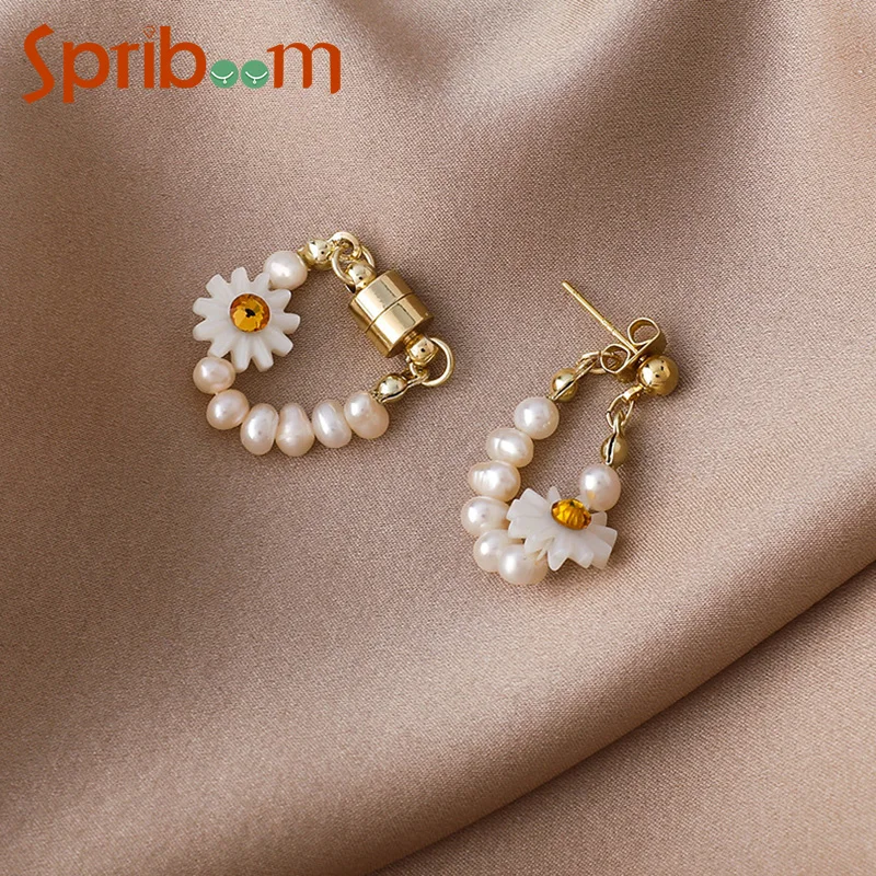 

French Daisy Flowers Earrings for Women Freshwater Pearls Attracts Ear Clips Piercing Stud Temperament Aesthetic Jewelry Gifts