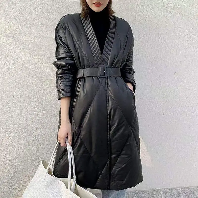 2022 Winter New Sheepskin Genuine Leather Warm Jacket Women's Mid-length Black Jacket Waist Thick Leather Coat