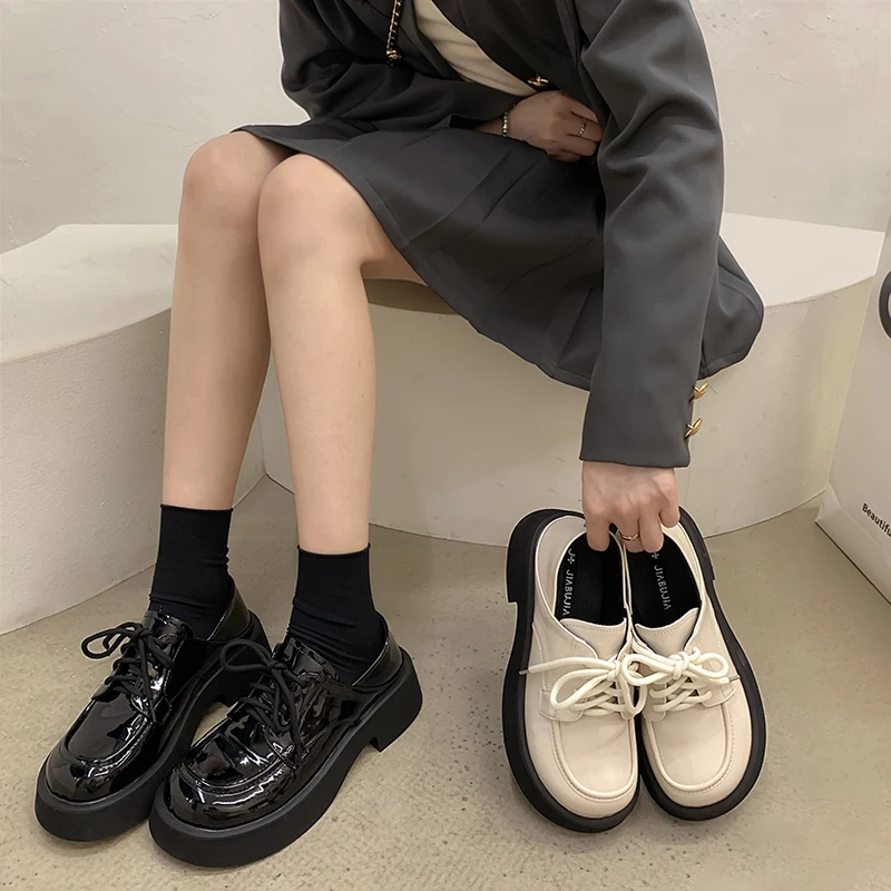 

Туфли женские в британском стиле, повседневные кроссовки на плоской подошве, с круглым носком, модные Универсальные оксфорды, платформа, Кл...