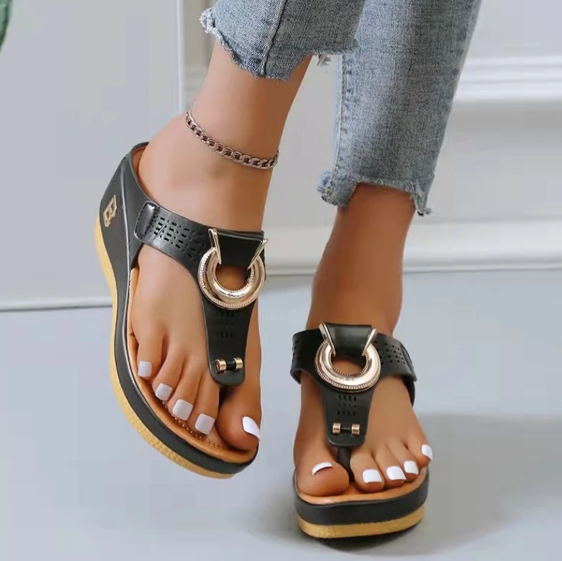 

Сандалии женские на танкетке, повседневные шлепанцы с открытым носком, винтажные кожаные туфли на платформе в стиле ретро, пляжная обувь, ле...