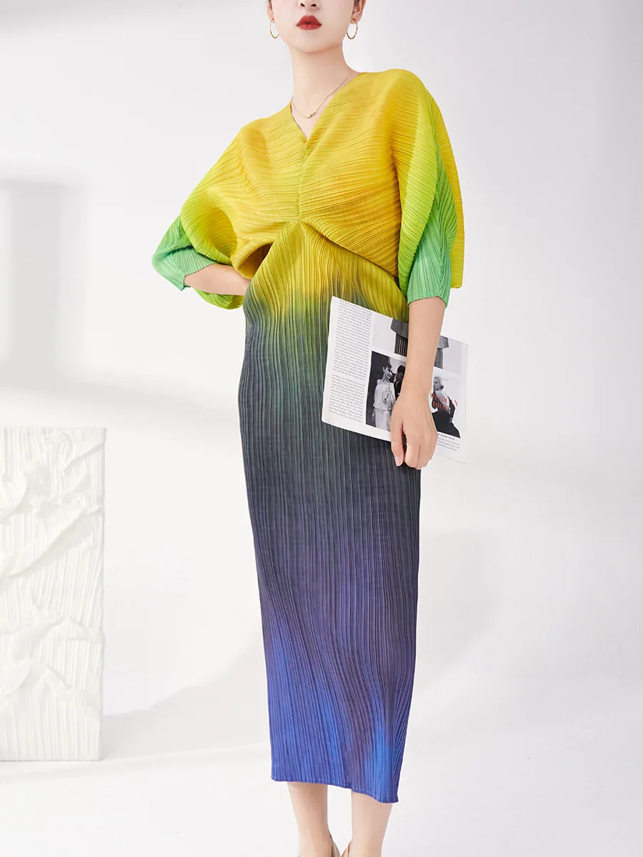 

New Miyake Pleated Gradient Dress Dolman Sleeve Long Temperament Women's Dress