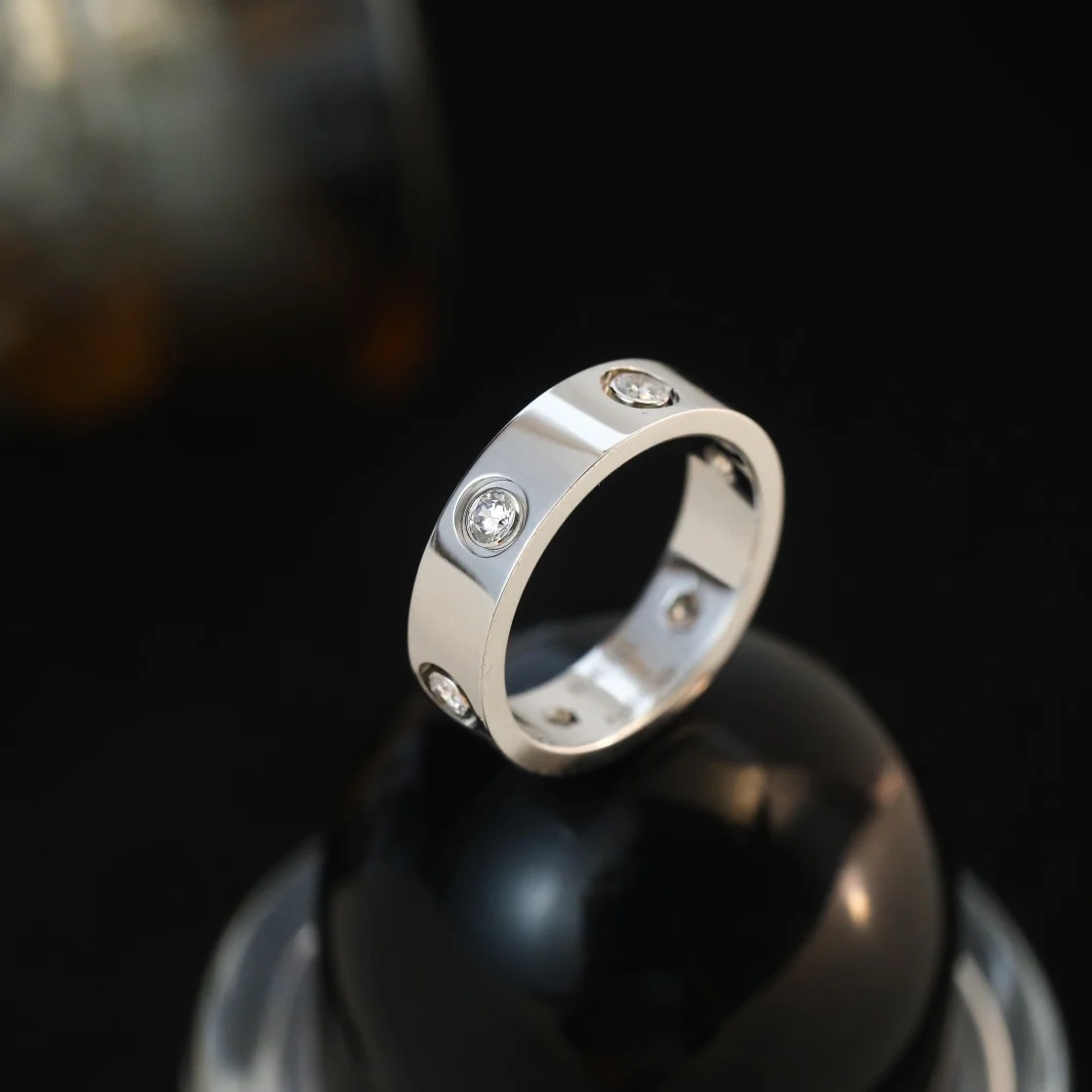 

NEW IN 2023 Antique Diamond Inlaid Hollow Ring Imitation Crystal Decoration Ring Six Diamond Pair Ring Is Super Beautiful