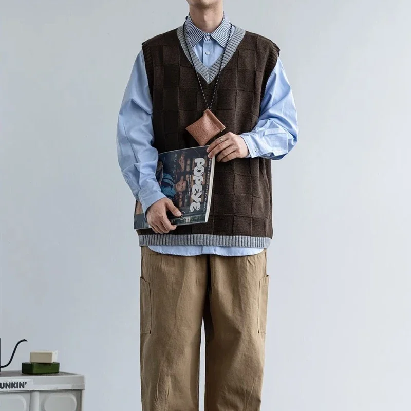 Бежевый вязаный свитер Мужской жилет с V-образным вырезом без рукавов Мужская