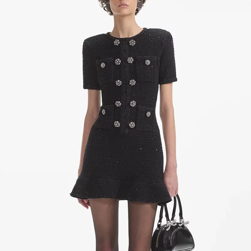 Модные черные платья трапециевидной формы с короткими рукавами элегантное