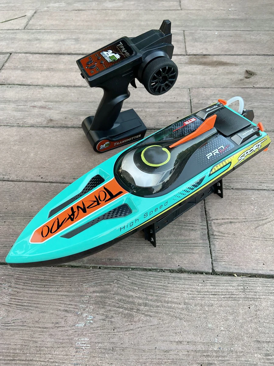 Скоростная лодка на радиоуправлении 2 4 ГГц 4WD 60-65 км/ч