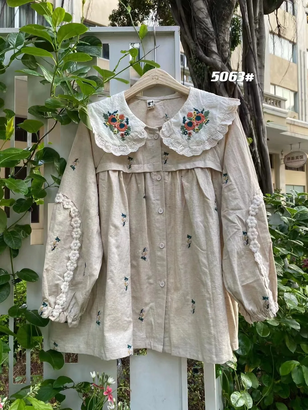 

Autumn New Sweet Embroidered Shirt Women Single Breasted Long Sleeve Tops Female HT5063