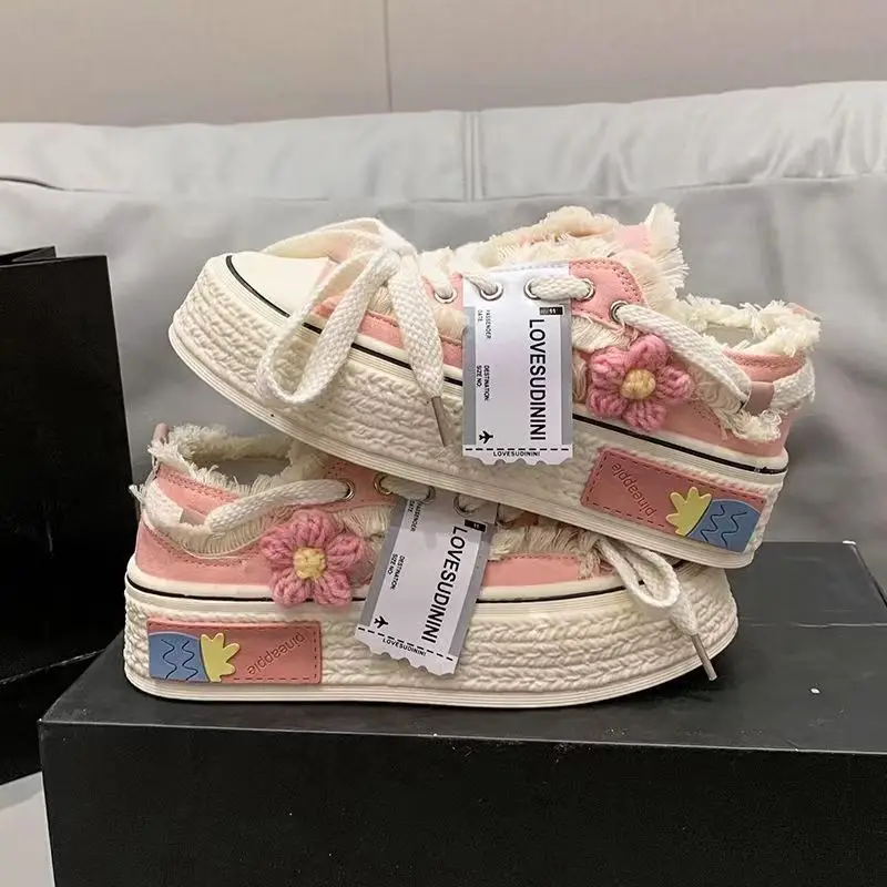 Fashion Platform Chunky Sneaker Women's Elevator Shoes Girls Frayed Lace Up Trainer Woman High Heel Flatform Distressed Sneakers