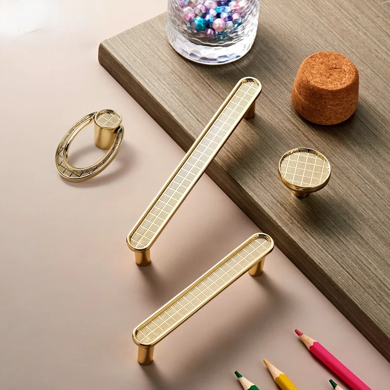 

Роскошная Современная золотая ручка из цинкового сплава в скандинавском стиле для шкафа, ящика, гардероба, дверная ручка, кухонные дверные ...