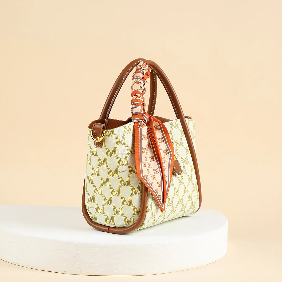 Сумка-ранец с геометрическим рисунком и надписью съемный плечевой ремень