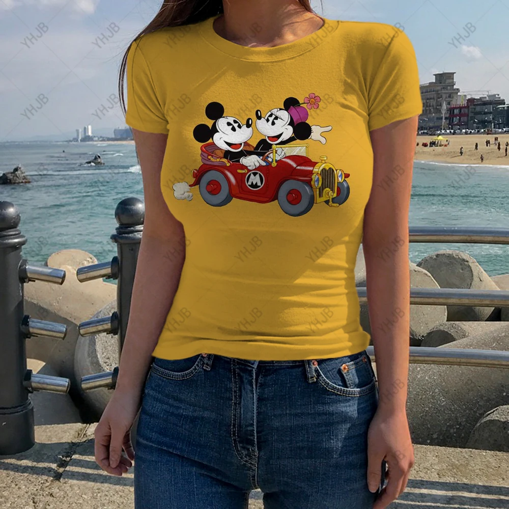 

Женская футболка с коротким рукавом, круглым вырезом и принтом