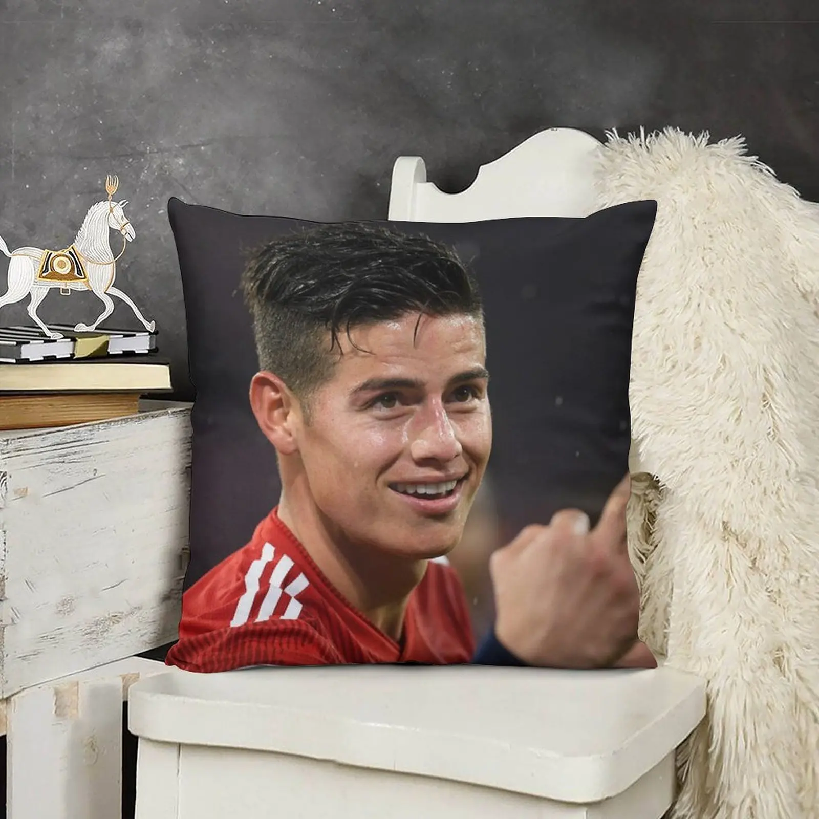 Декоративная подушка Джеймса Родригеса декоративные наволочки для диванов