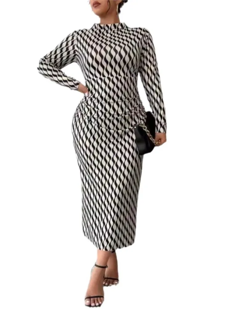 Женское длинное платье в полоску с длинным рукавом и воротником-стойкой