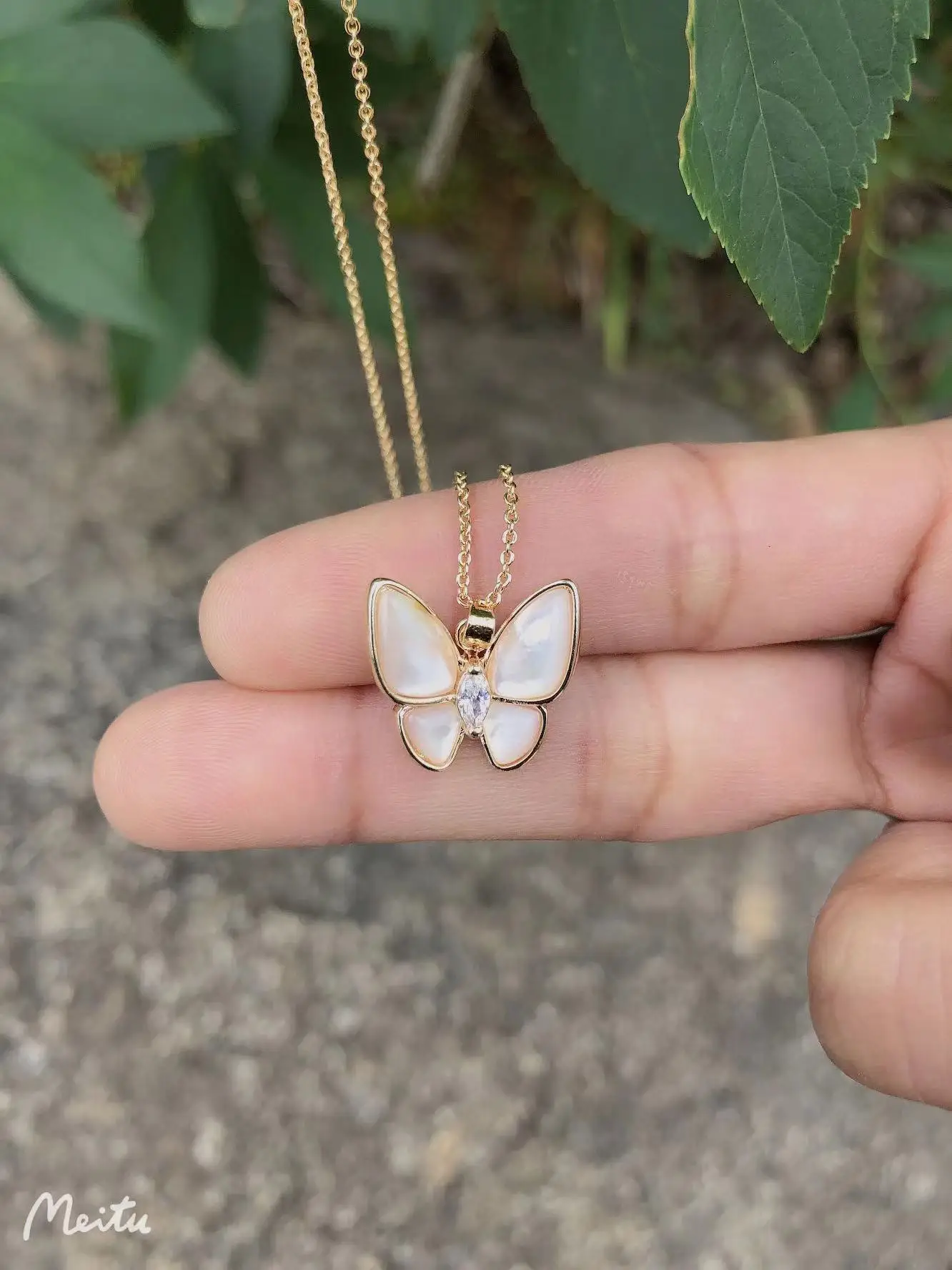 

Luxurious Deliate Elegant Mother Shell High Quality Butterfly Clavicle Chocker Copper Brass Chain For 2022Women Gift Wholesale