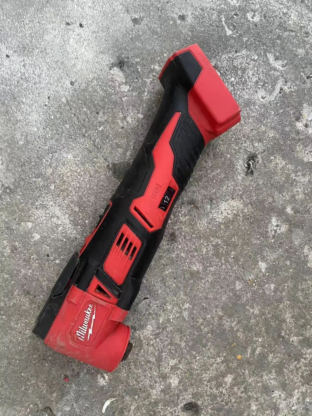 

Milwaukee 2626-20 Orbiting Multi Tool 18V Power Tool Only.SECOND HAND