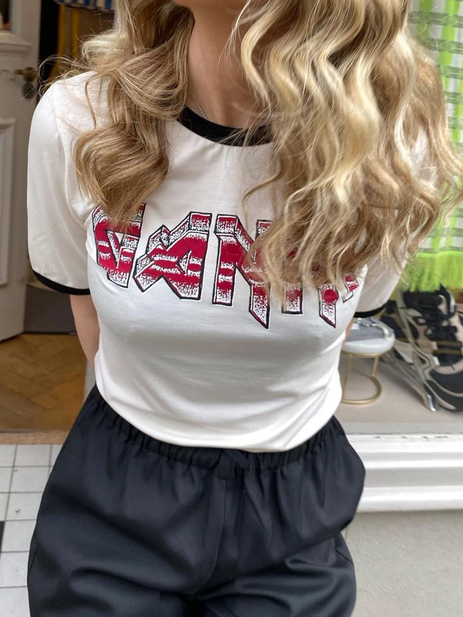 

Футболка женская хлопковая с круглым вырезом и коротким рукавом