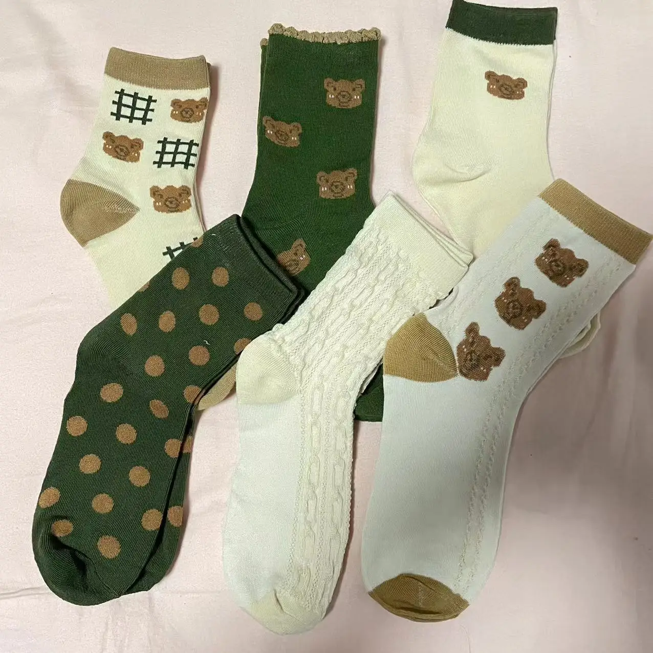 Fashion New 2023 Cute Letter Cartoon Socks for Women Trend Kawai Cartoon Bear Brown Black White Girls Socks