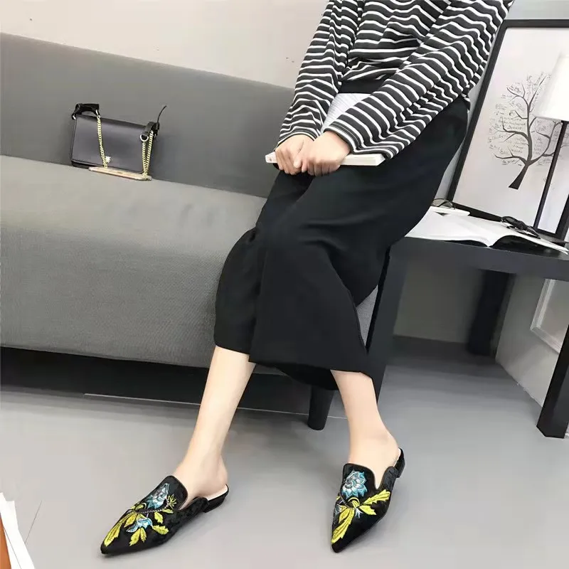 New mules Fashion Women Slippers Silk Embroidery Pointed Toe Flat  Shoes Half  Female Summer Sandals zapatos mujer