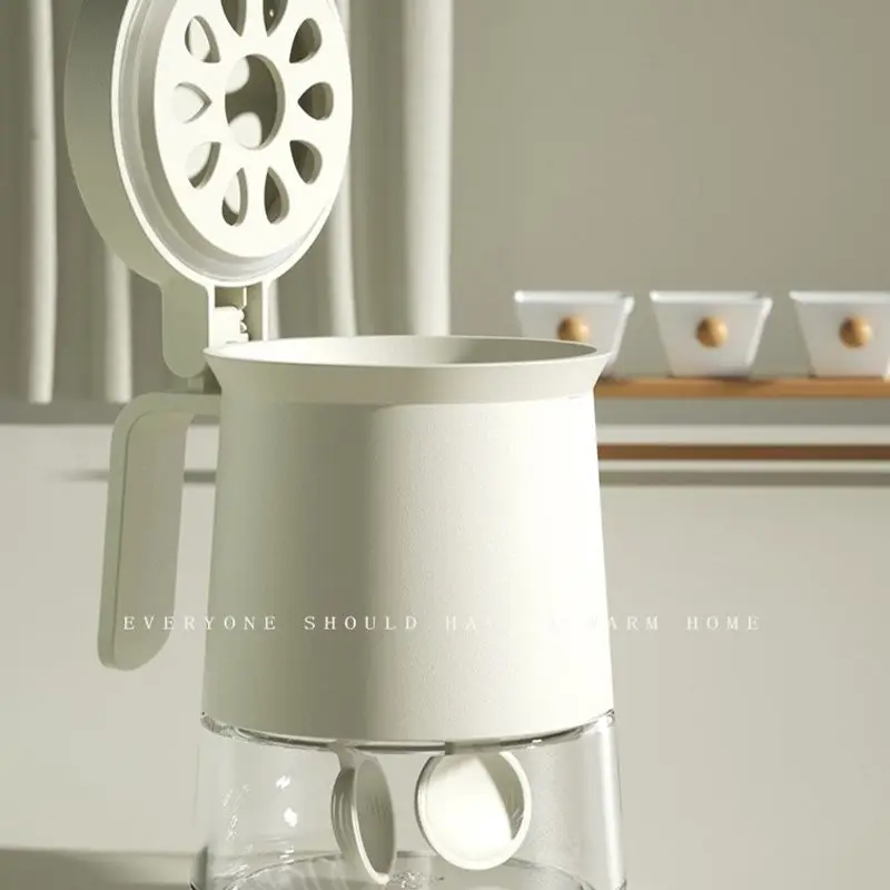 

Light Luxury Glass Seasoning Bottle Kitchen Seasoning Jar Seasoning Storage Bottle with Spoon Moisture-proof Salt Shaker Bottle