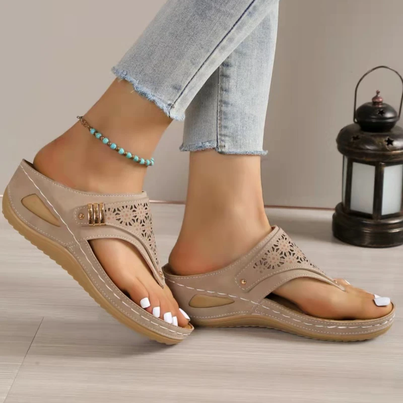 

Шлепанцы на мягкой подошве, модная трендовая женская обувь на толстой подошве, простая универсальная женская обувь без застежек на танкетк...