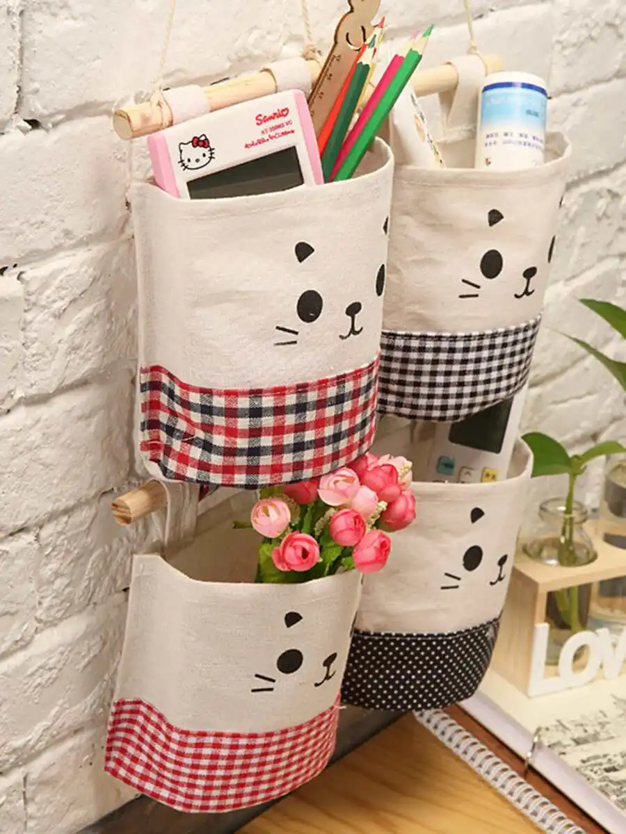 

1pc Cartoon Graphic Random Hanging Storage Bag