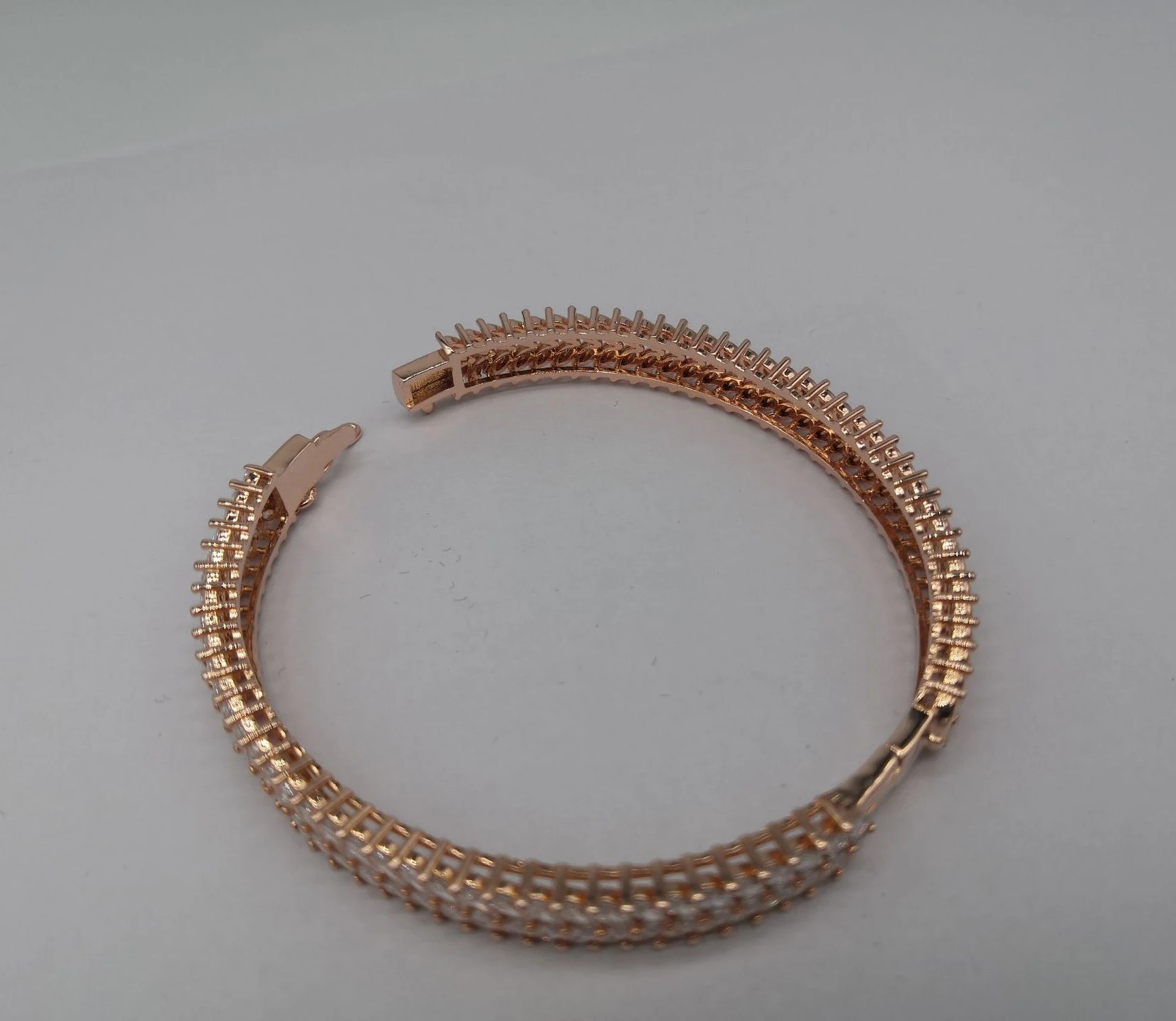 Браслет с фианитами для мужчин и женщин ювелирные изделия серебристо-золотистый