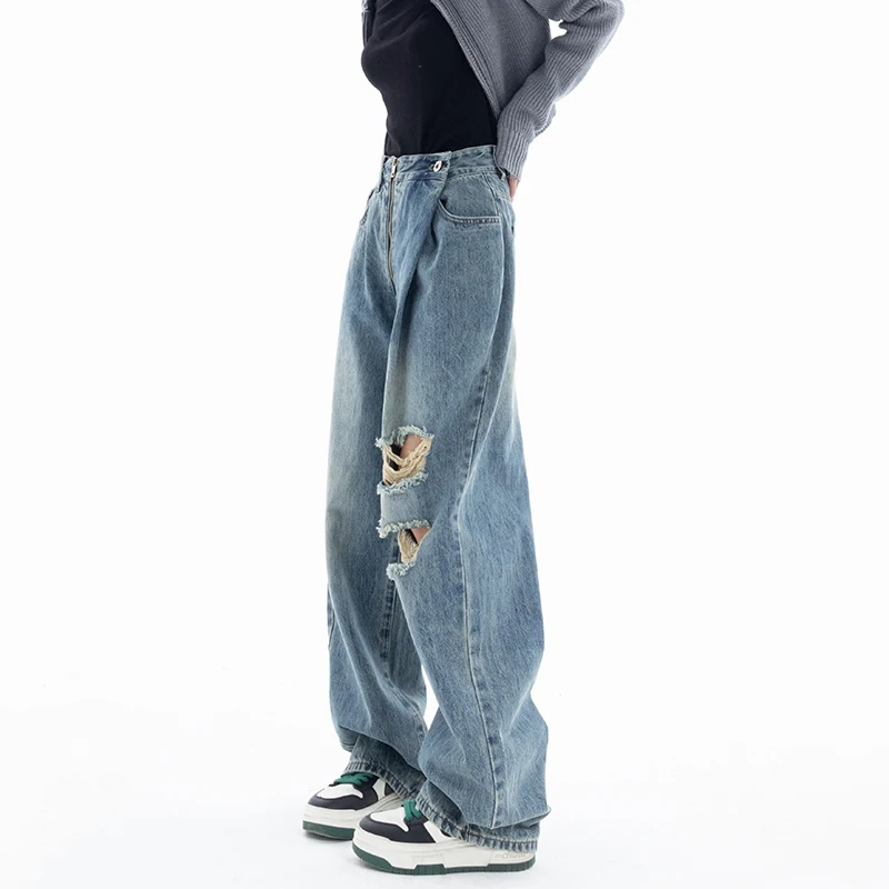 Рисунок 3 - Рваные джинсы женские на молнии