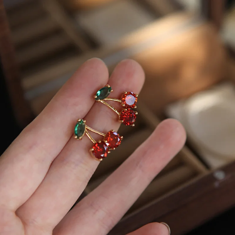 серьги сережки женские zara woman 2022 тренд Женские серьги-вишни с красным кристаллом