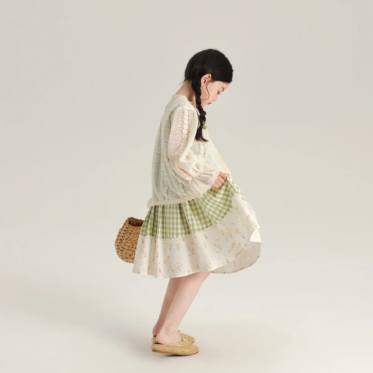 Детский кардиган с рукавами-фонариками на шнуровке