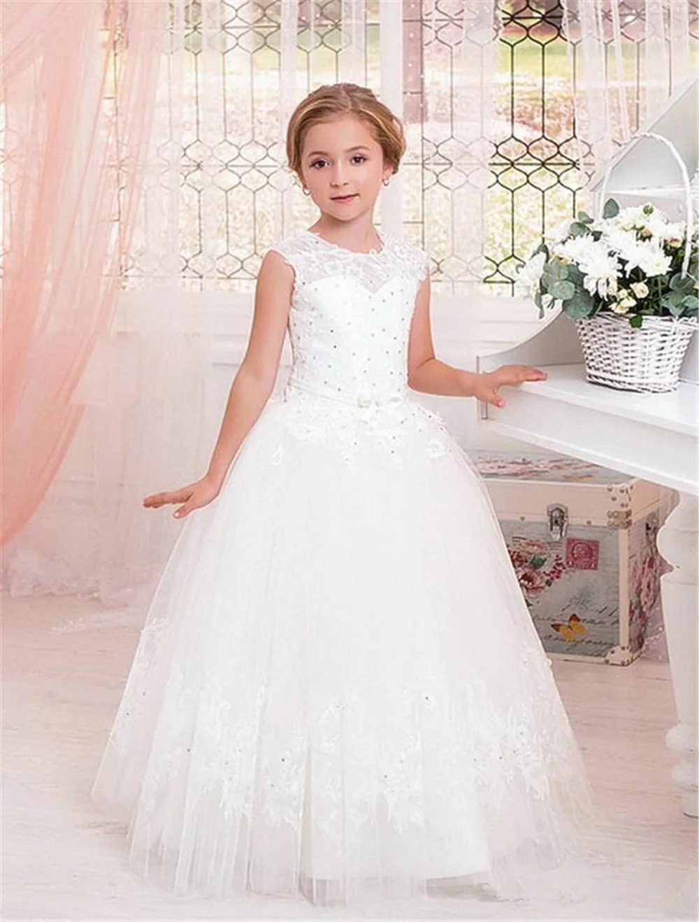 

New White Puffy Lace Flower Girl Dress for Weddings Long Sleeves Ball Gown Girl Party Communion Pageant Gown Vestidos