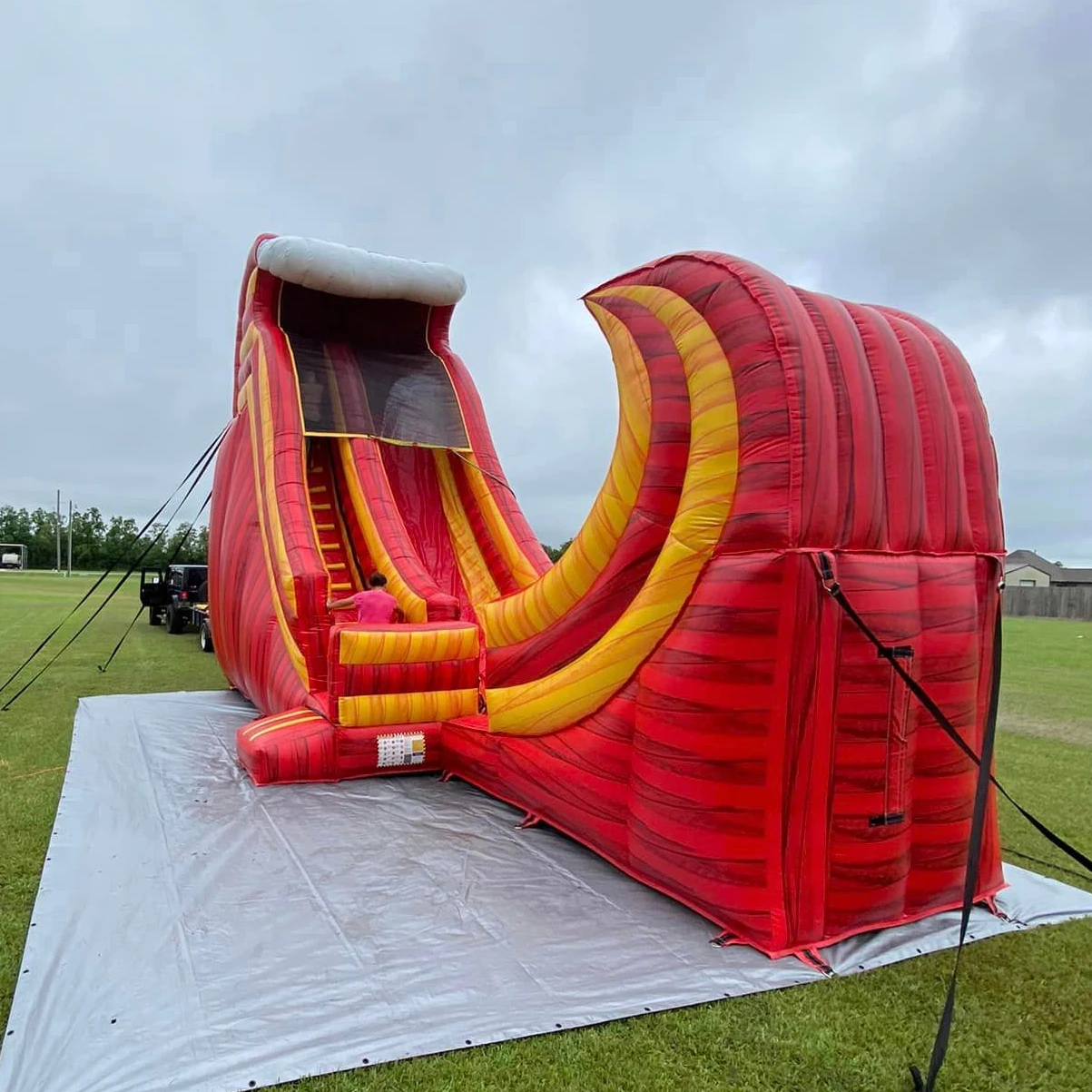 Коммерческие гигантские 19-футовые горки Rapids полутрубные надувные водные для