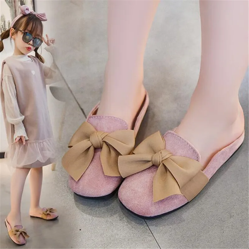 Детские шлепанцы 2022 весенняя обувь для девочек с закрытым носком школьная черная